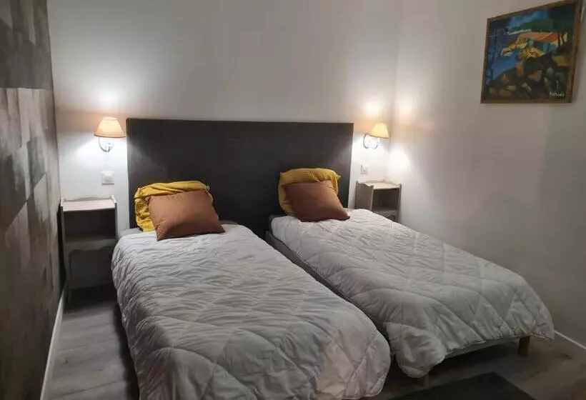 ベッドアンドブレックファースト Gîte En Face Du Château De Nizas, Renovation Totale Et Changement De Proprietaire, 4 Chambres D Hôte