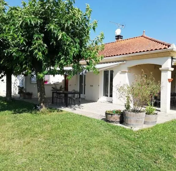 Aamiaismajoitus (B&B) Suite Jomenisa