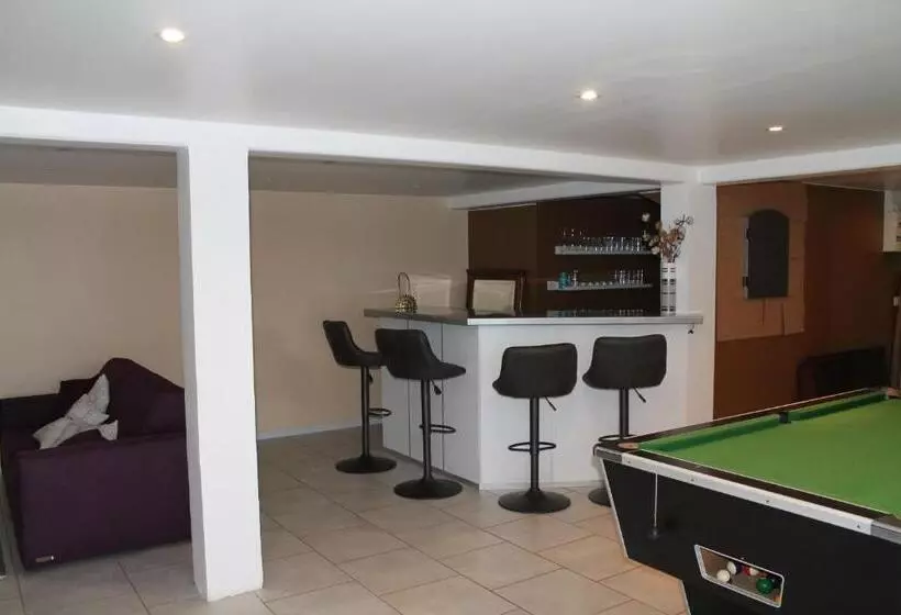 Aamiaismajoitus (B&B) Suite Jomenisa