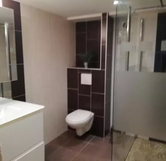 Aamiaismajoitus (B&B) Suite Jomenisa