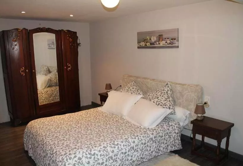 Aamiaismajoitus (B&B) Suite Jomenisa