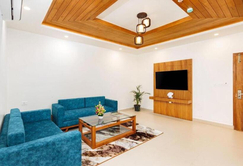 בית מלון כפרי Lincoln Square