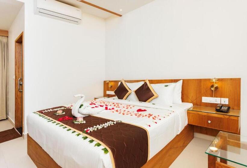 בית מלון כפרי Lincoln Square