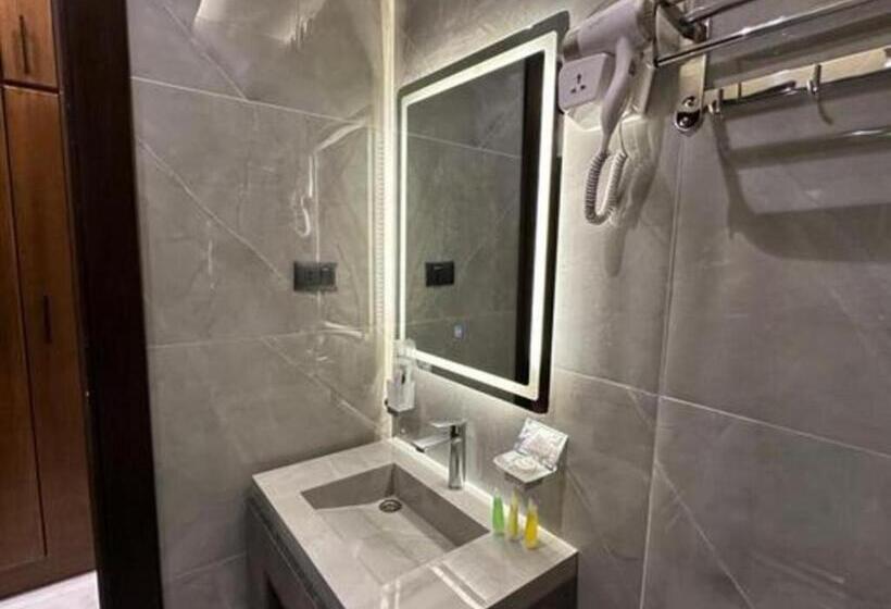 هتل North Paradise