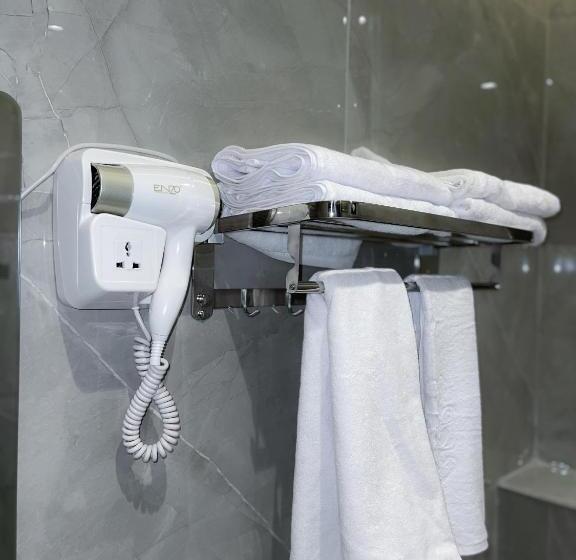 هتل North Paradise