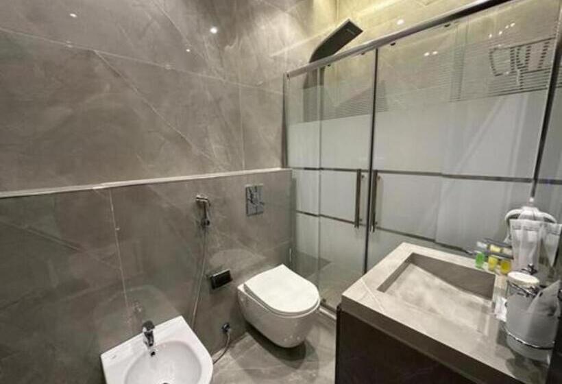 هتل North Paradise