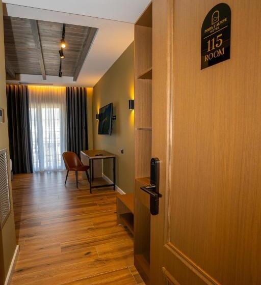 هتل Porta E Alpeve