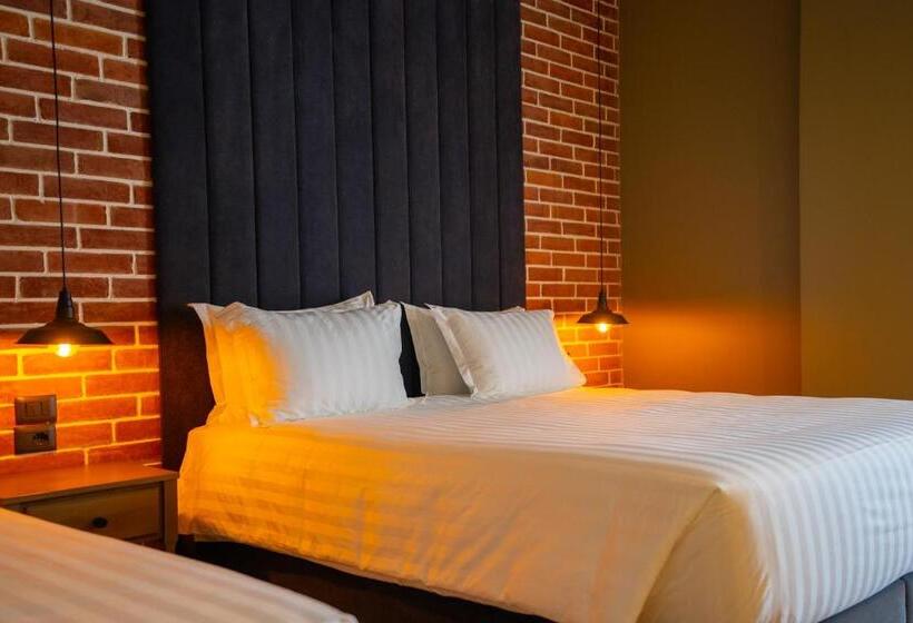 هتل Porta E Alpeve