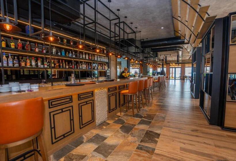 هتل Porta E Alpeve