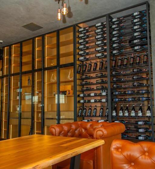 هتل Porta E Alpeve