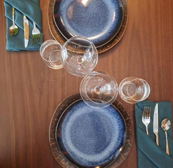 هتل Titi Happy Days