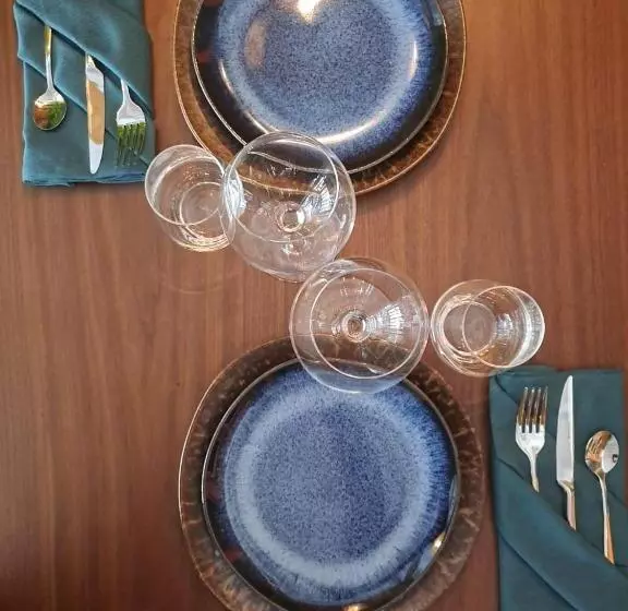 هتل Titi Happy Days