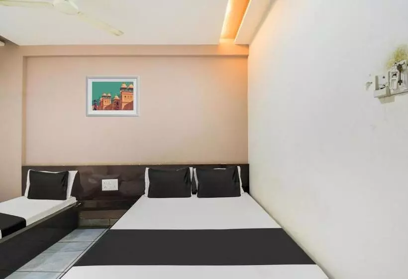 Oyo Hotel Jai Shree Shyam