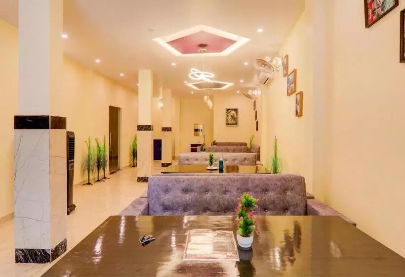 Oyo Paradox Hotel And Restaurant
