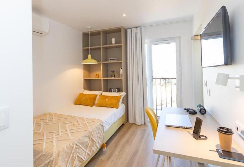 ペンション ébora Residences