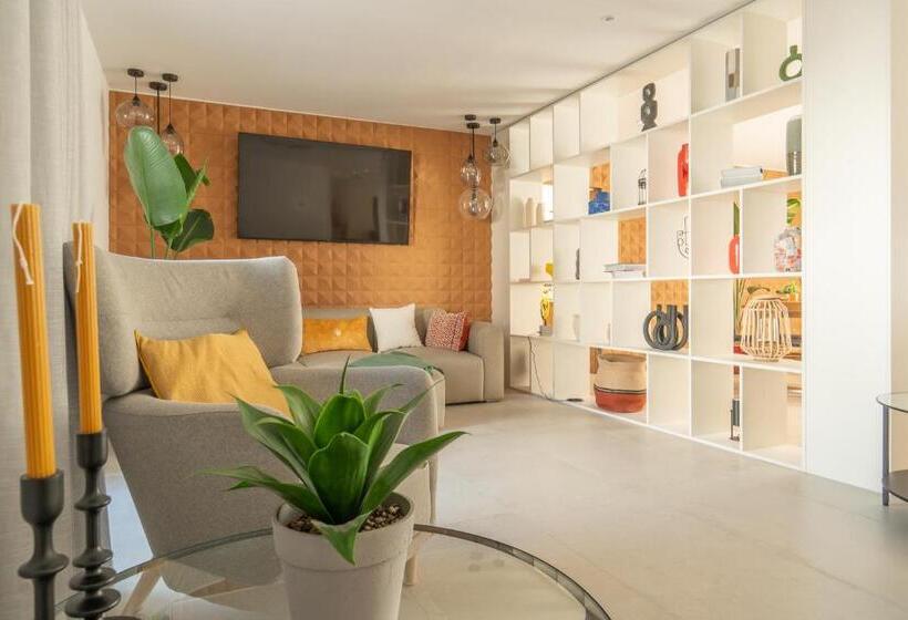 ペンション ébora Residences