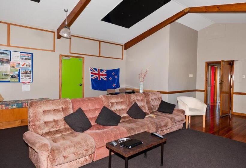 הוסטל 85 On Bealey