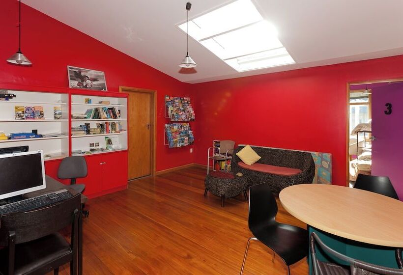 הוסטל 85 On Bealey