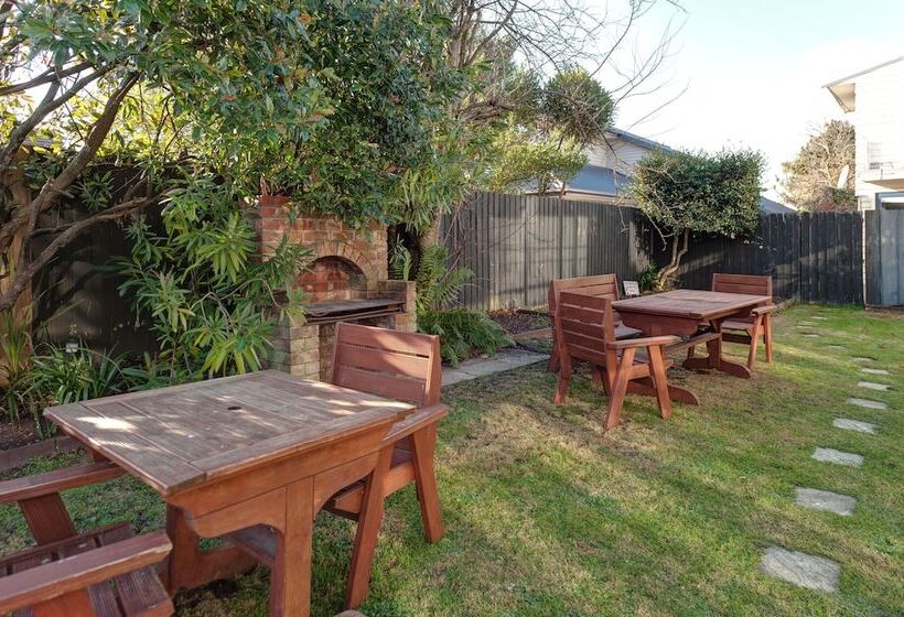 הוסטל 85 On Bealey