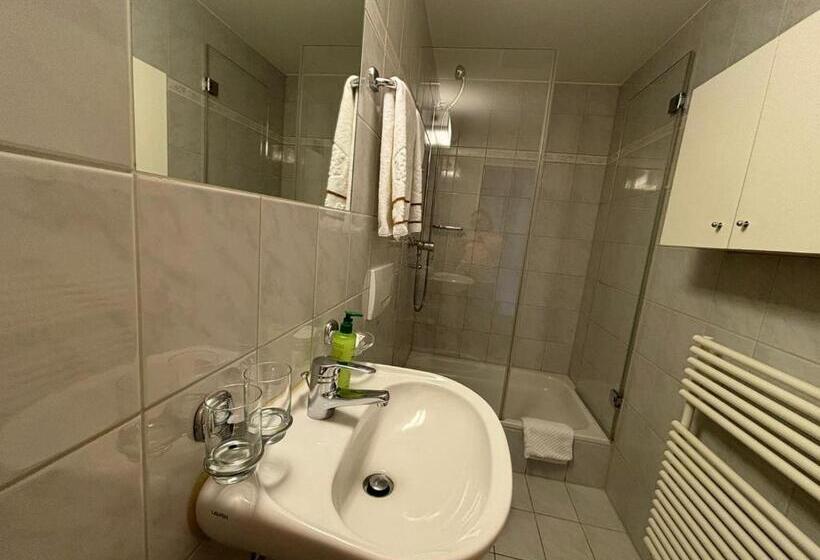 בית מלון כפרי Landgasthof Zum Glenner