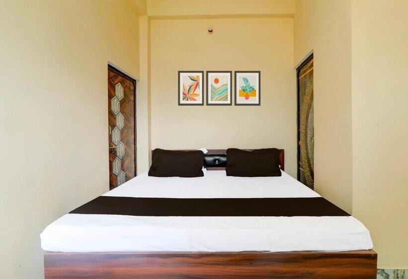 Hotel Oyo Kothi Roti