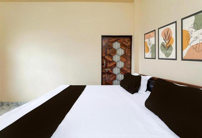 Hotel Oyo Kothi Roti