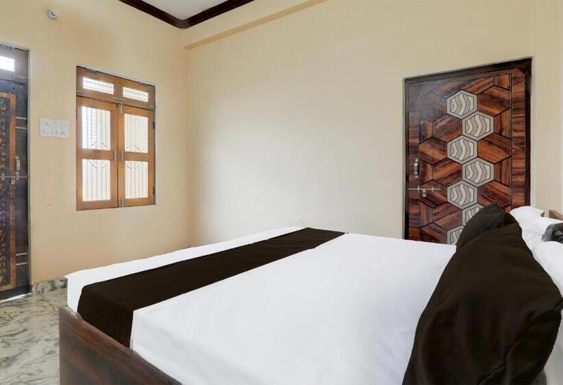 Hotel Oyo Kothi Roti