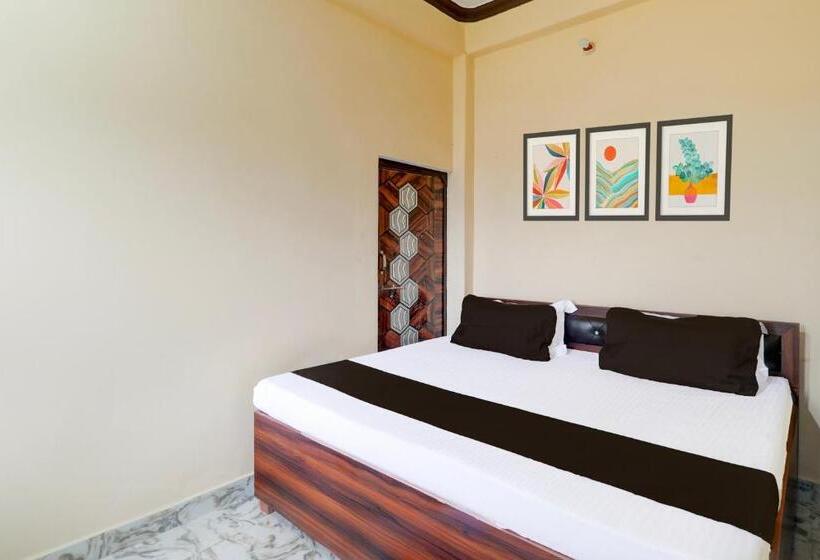 Hotel Oyo Kothi Roti