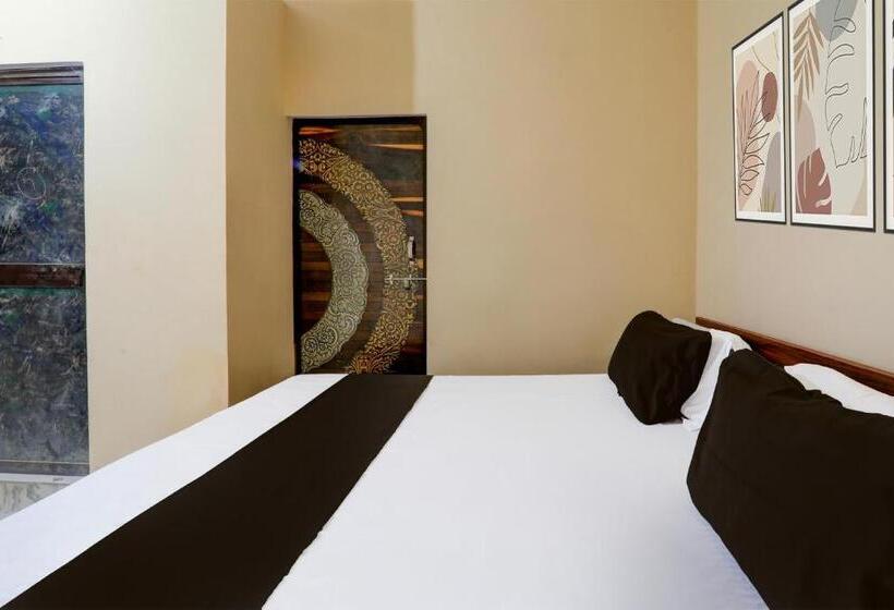 Hotel Oyo Kothi Roti