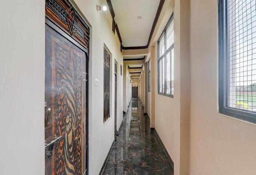 Hotel Oyo Kothi Roti