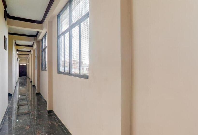 Hotel Oyo Kothi Roti