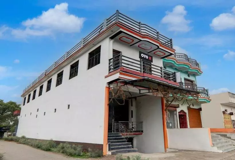 Hotelli Oyo Kothi Roti