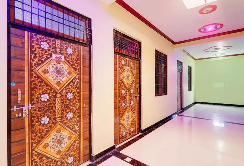Hotelli Oyo Mandakini Galaxy