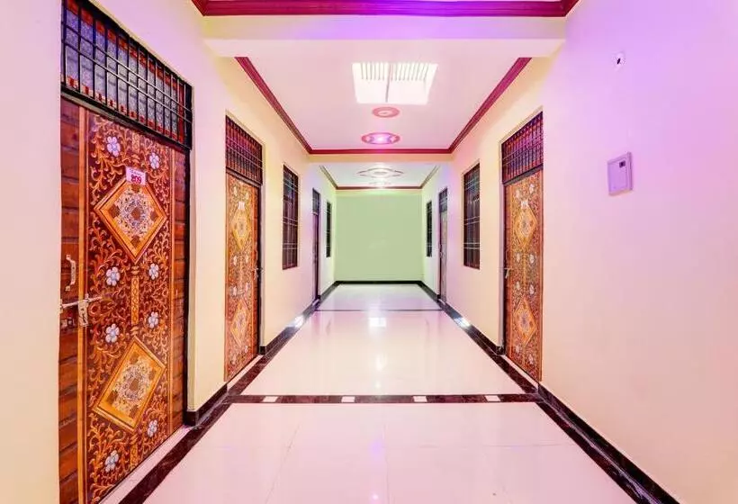 Hotelli Oyo Mandakini Galaxy