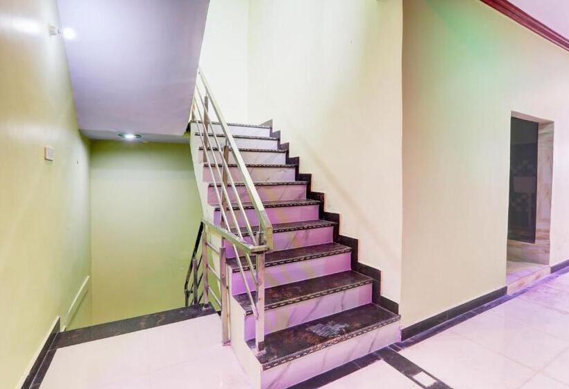 בית מלון כפרי Oyo Mandakini Galaxy