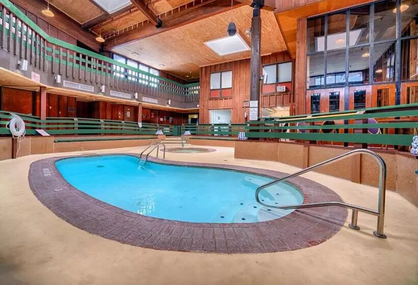 ホテル Sunrise Park Lodge