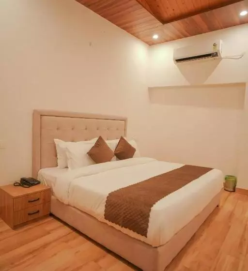 ホテル Tapovan Resorts