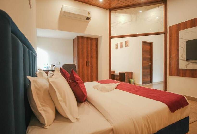 ホテル Tapovan Resorts