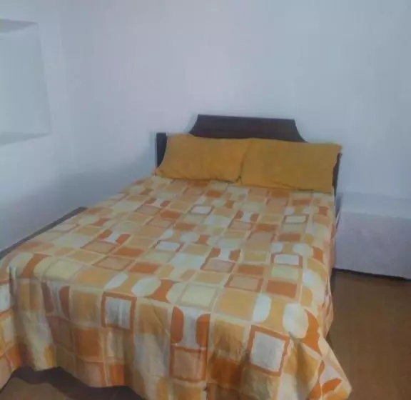 ペンション Hostal Ml Las Tres B