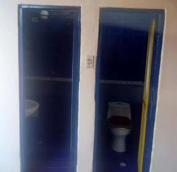 ペンション Hostal Ml Las Tres B