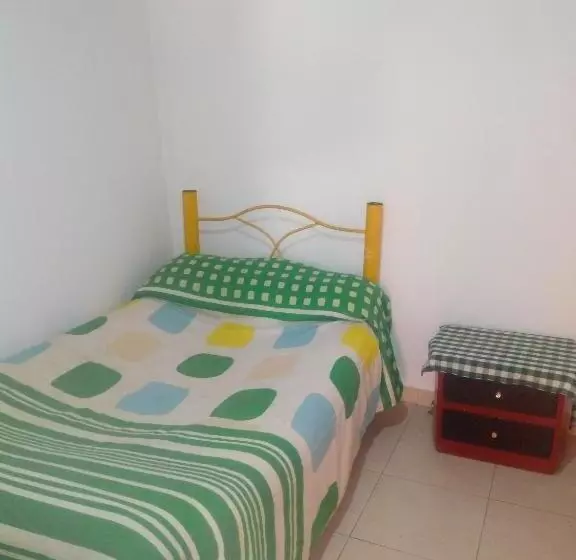 ペンション Hostal Ml Las Tres B