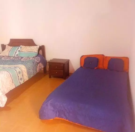 ペンション Hostal Ml Las Tres B