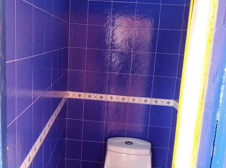 פנסיון Hostal Ml Las Tres B