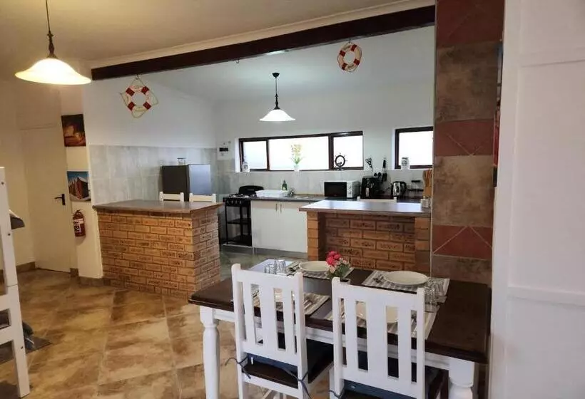 Majatalo Seaview Sunsets