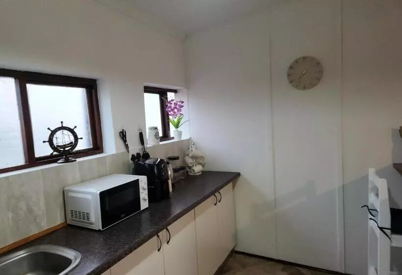 Majatalo Seaview Sunsets