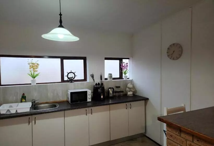 Majatalo Seaview Sunsets