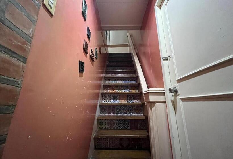 פנסיון Spanish Style Guest House