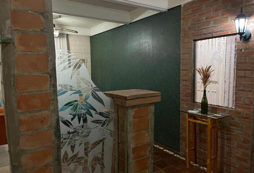 פנסיון Spanish Style Guest House