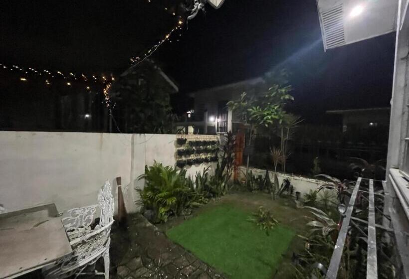 פנסיון Spanish Style Guest House