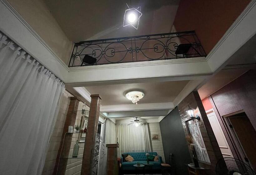 פנסיון Spanish Style Guest House